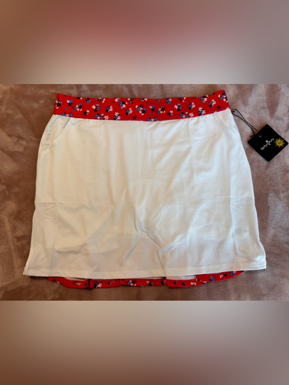 NWT Belyn Key Ruffle Skort, White/Red Americana Print, Size Medium